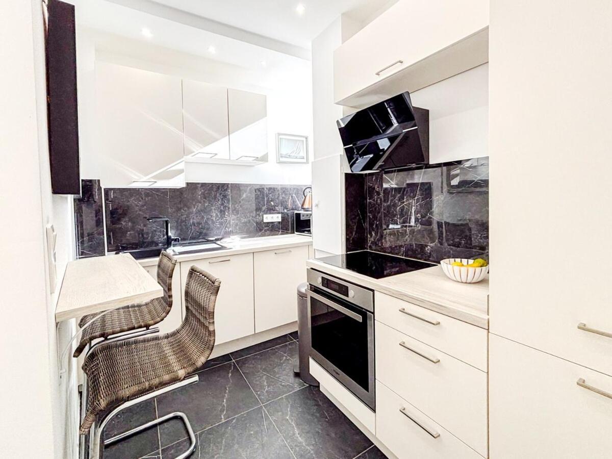 Appartamento #12 1bdr Joffre, 5min From Old Town Ac & Wifi *